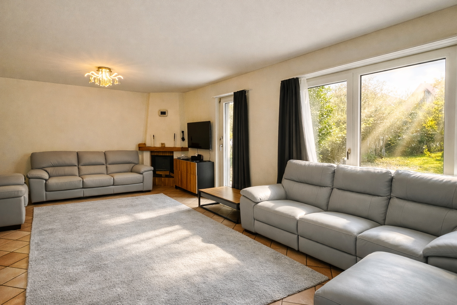 VILLA MITOYENNE AU CALME CHÊNE-BOUGERIE